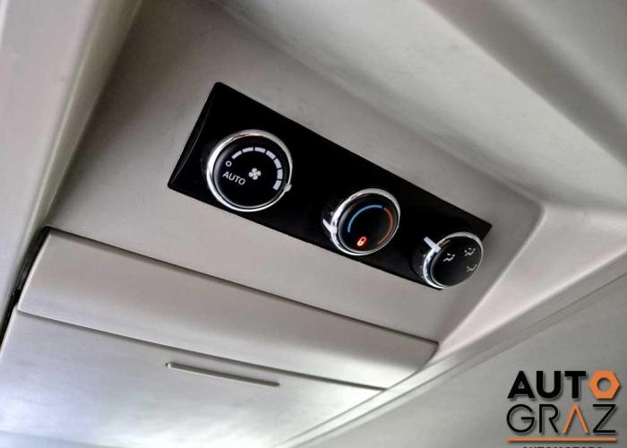 CHRYSLER TOWN & COUNTRY 2014
