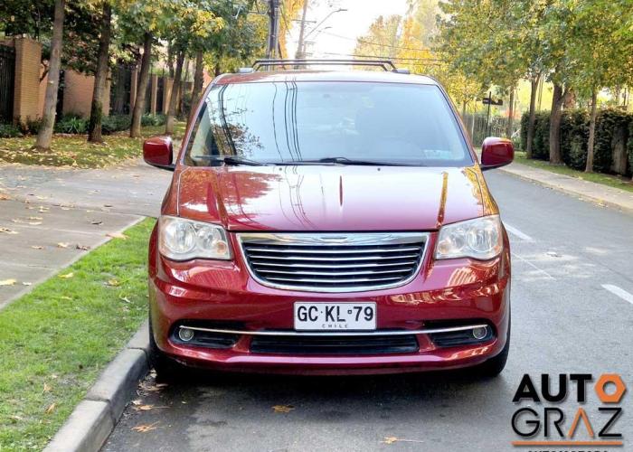 CHRYSLER TOWN & COUNTRY 2014