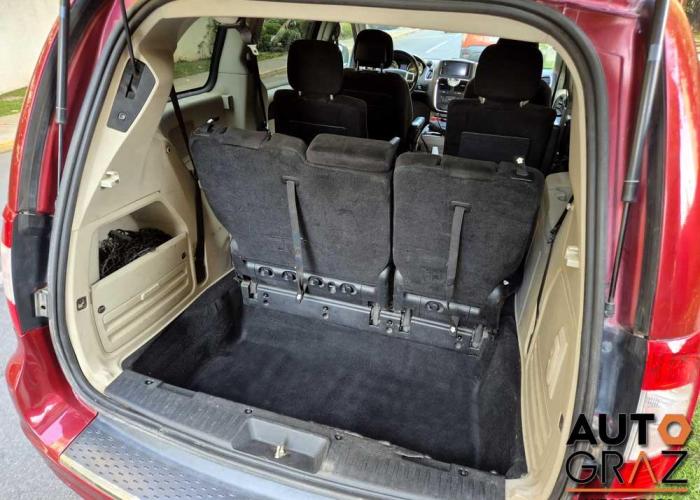 CHRYSLER TOWN & COUNTRY 2014