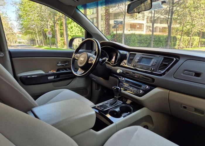 KIA GRAND CARNIVAL 3.3 EX 2016