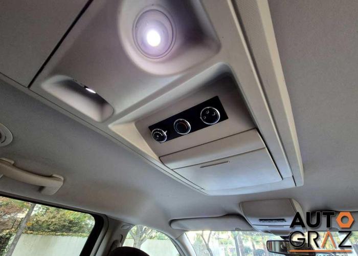 CHRYSLER TOWN & COUNTRY 2014
