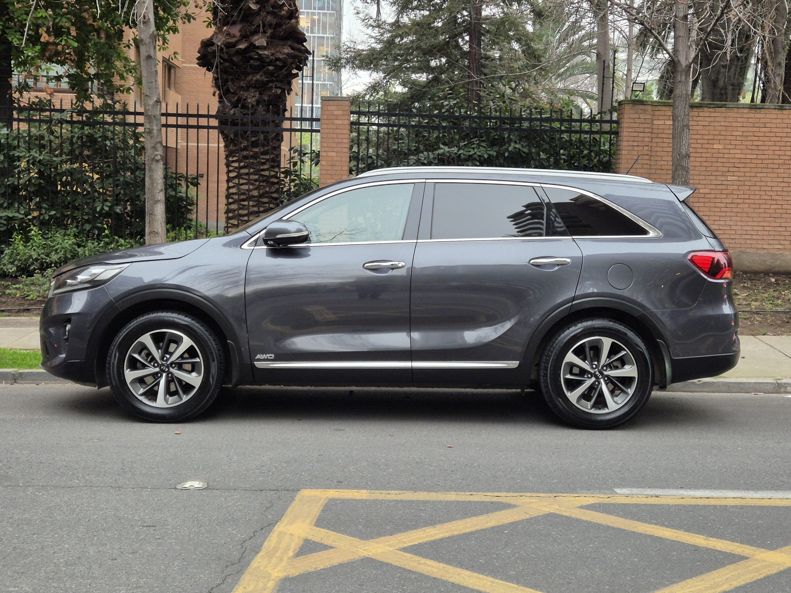 
								Kia Sorento GTL Diesel AWD 2019 full									