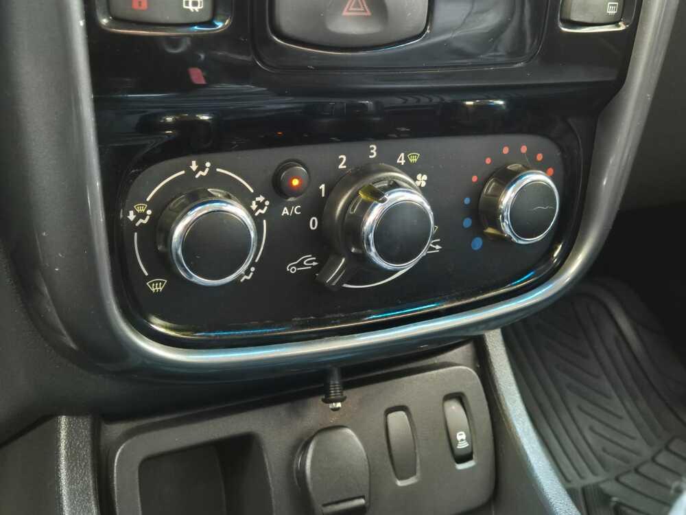 
								Renault Duster 2.0 2016 full									
