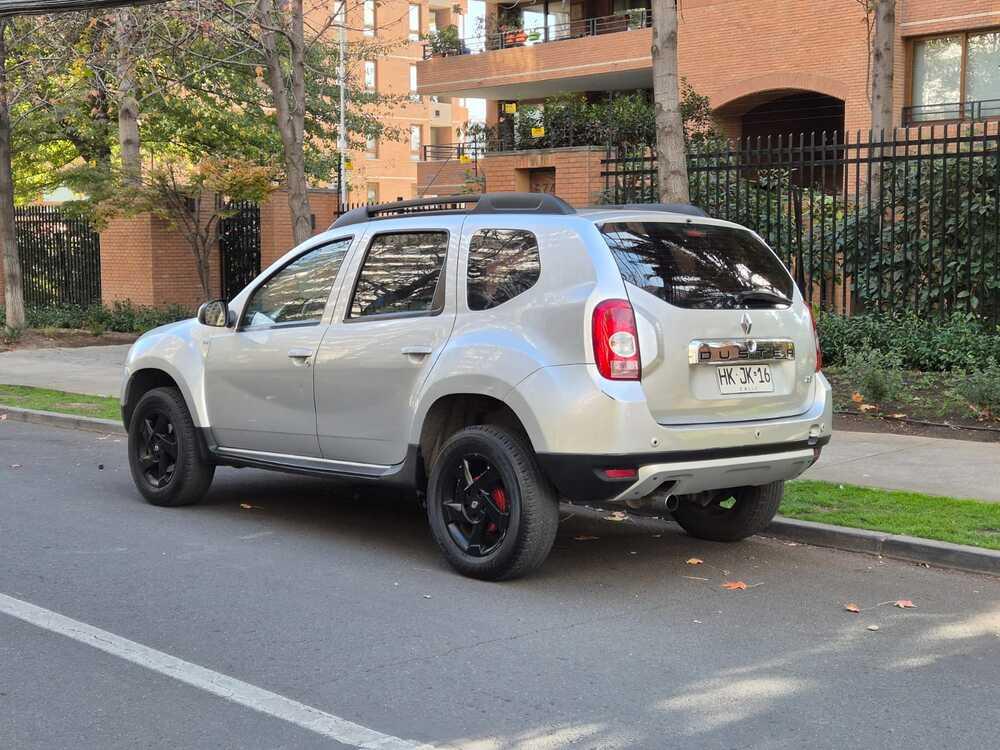 
								Renault Duster 2.0 2016 full									