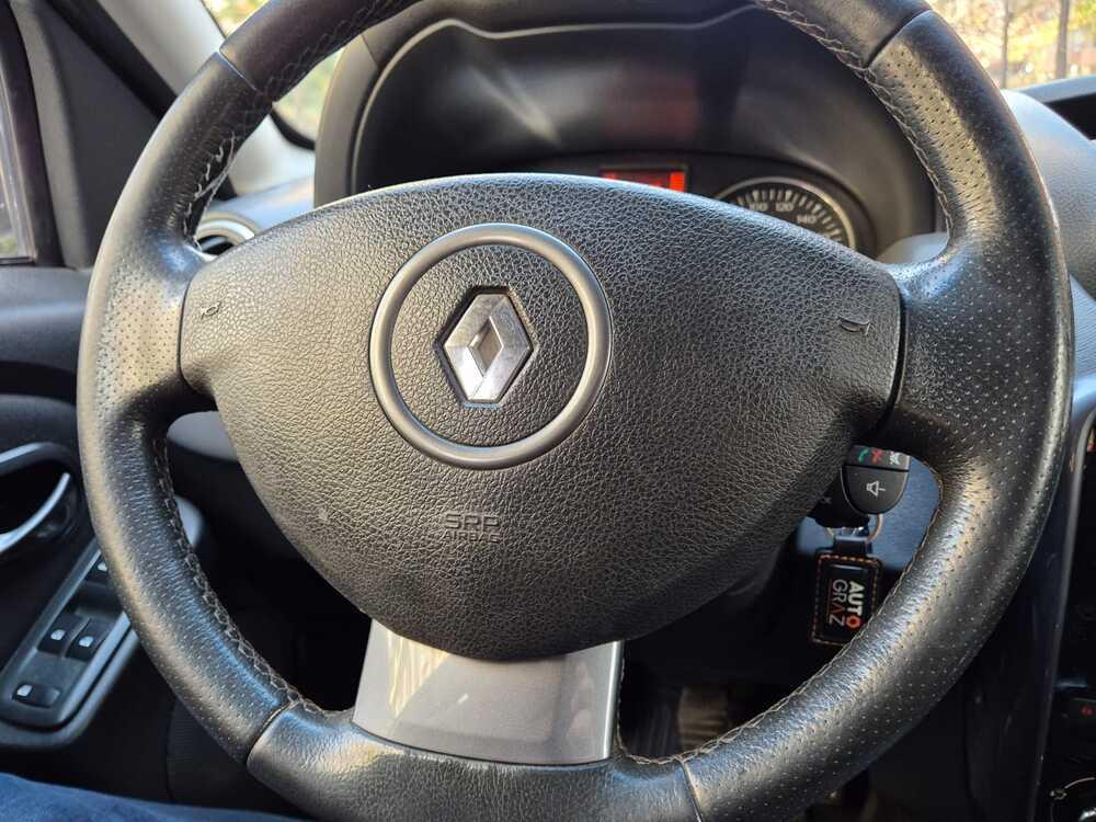 
								Renault Duster 2.0 2016 full									