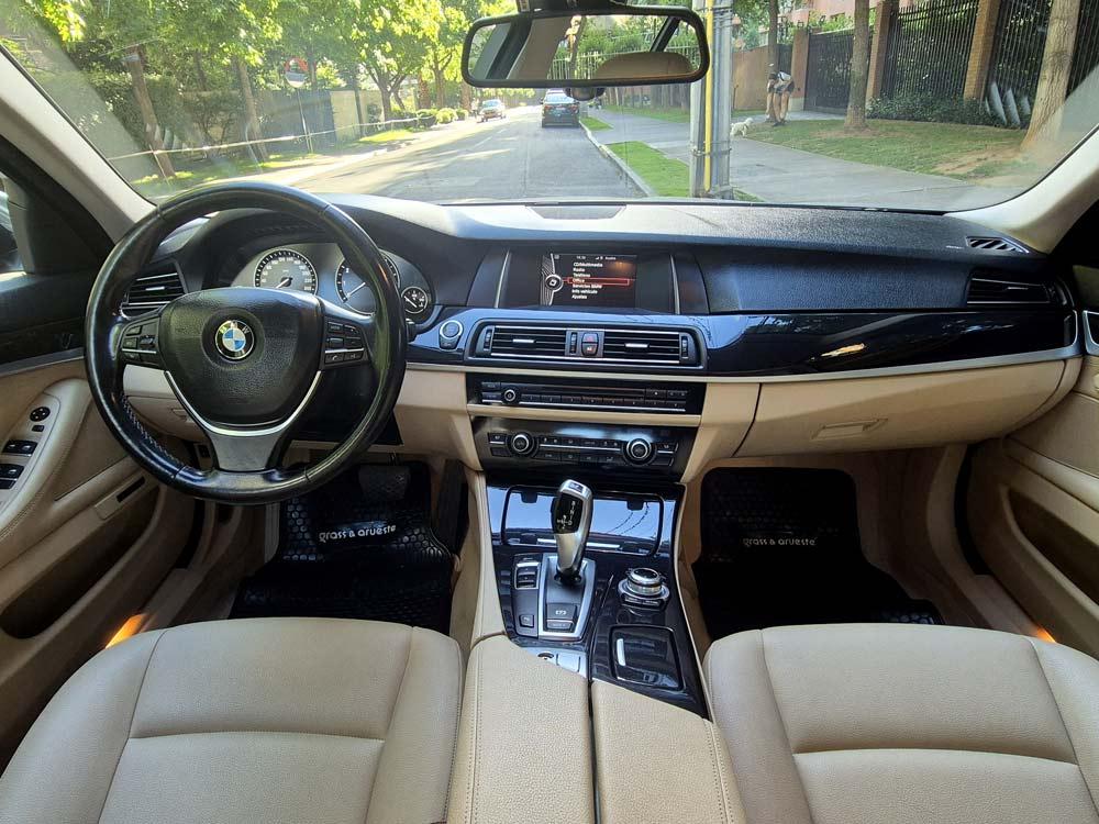 
								BMW 520 i full									