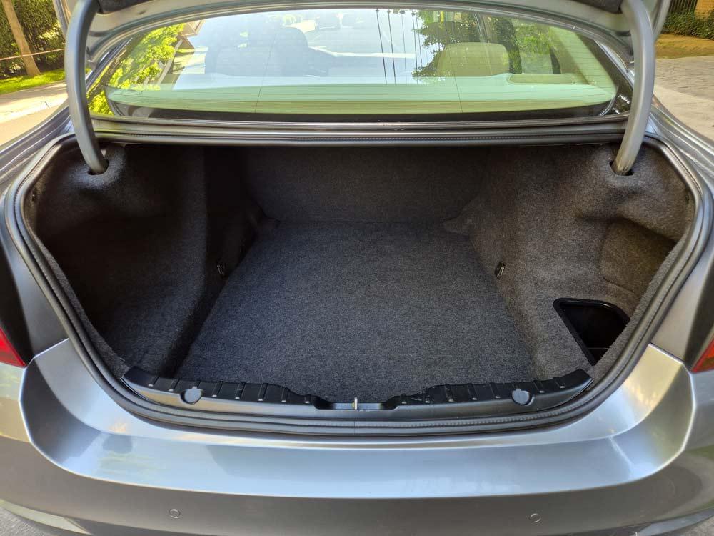 
								BMW 520 i full									