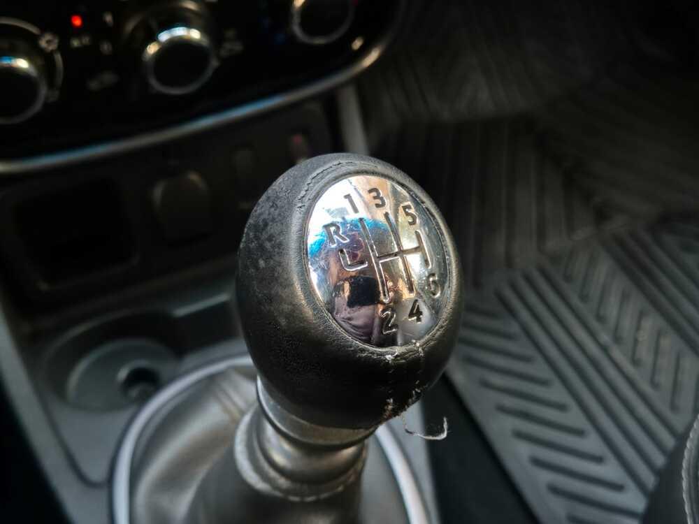 
								Renault Duster 2.0 2016 full									