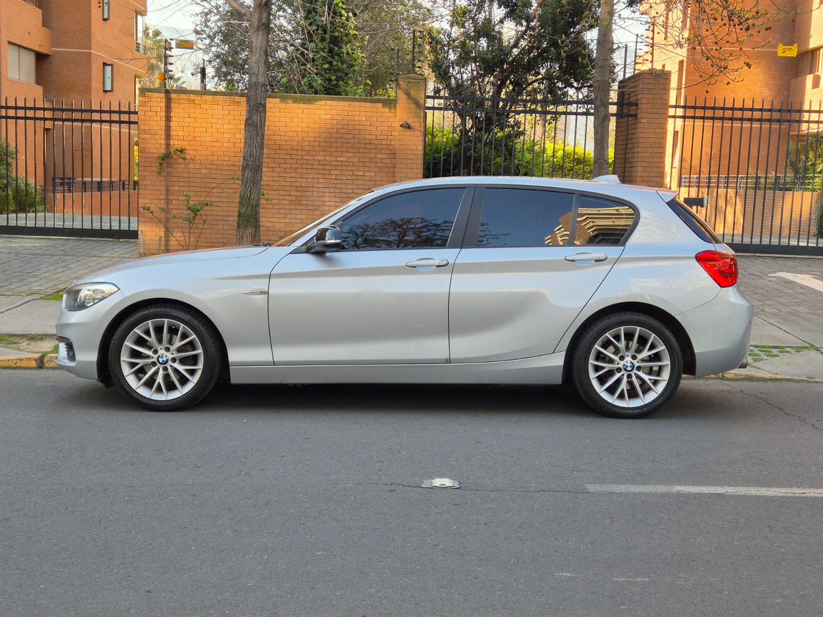
								BMW 118i 2018 full									