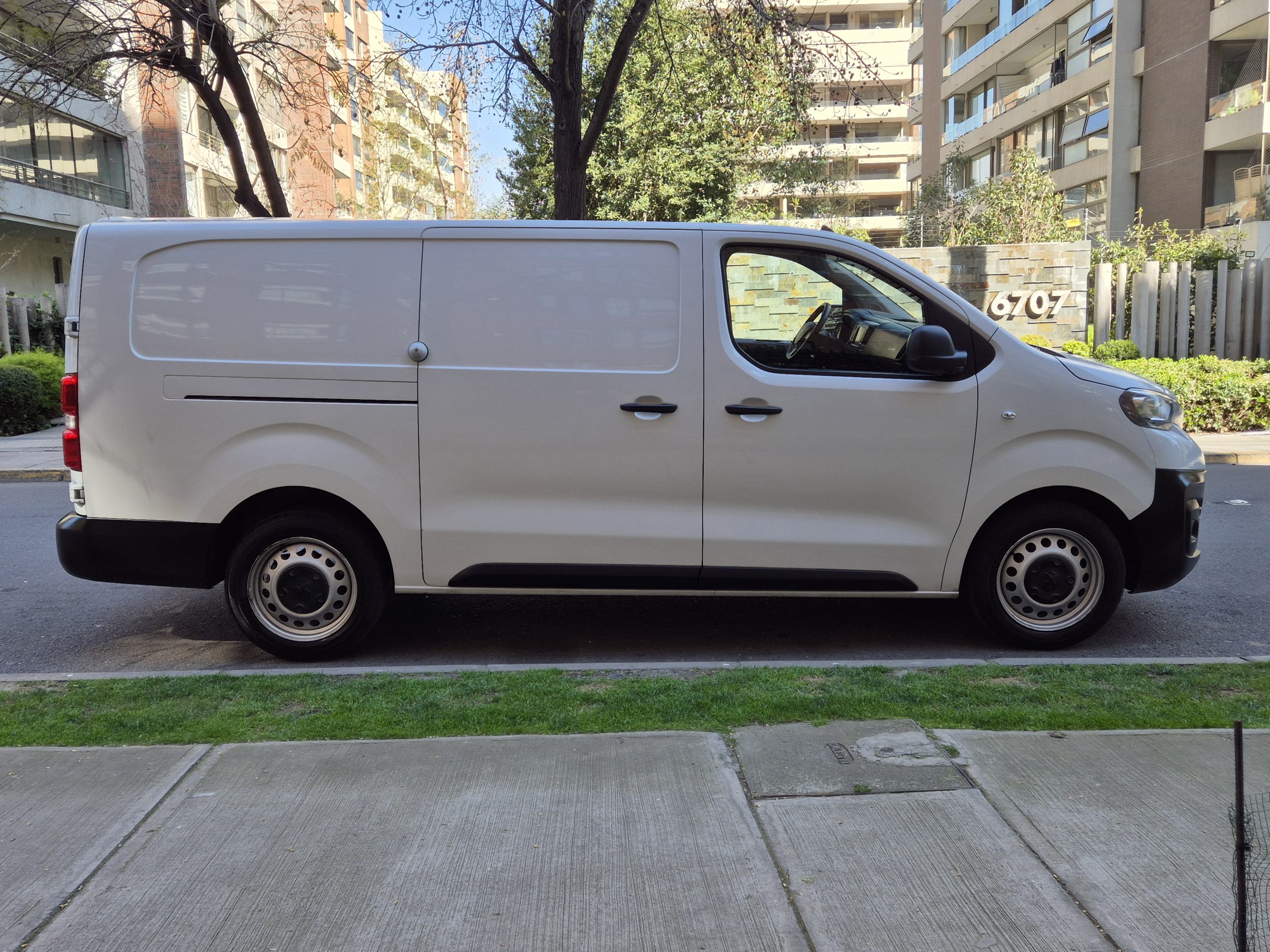 Peugeot Expert 2.0 2024