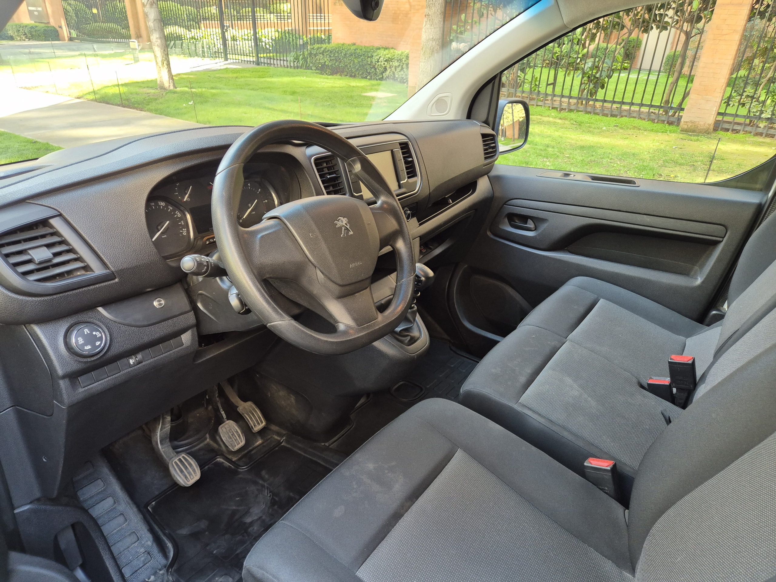
								Peugeot Expert 2.0 2024 full									