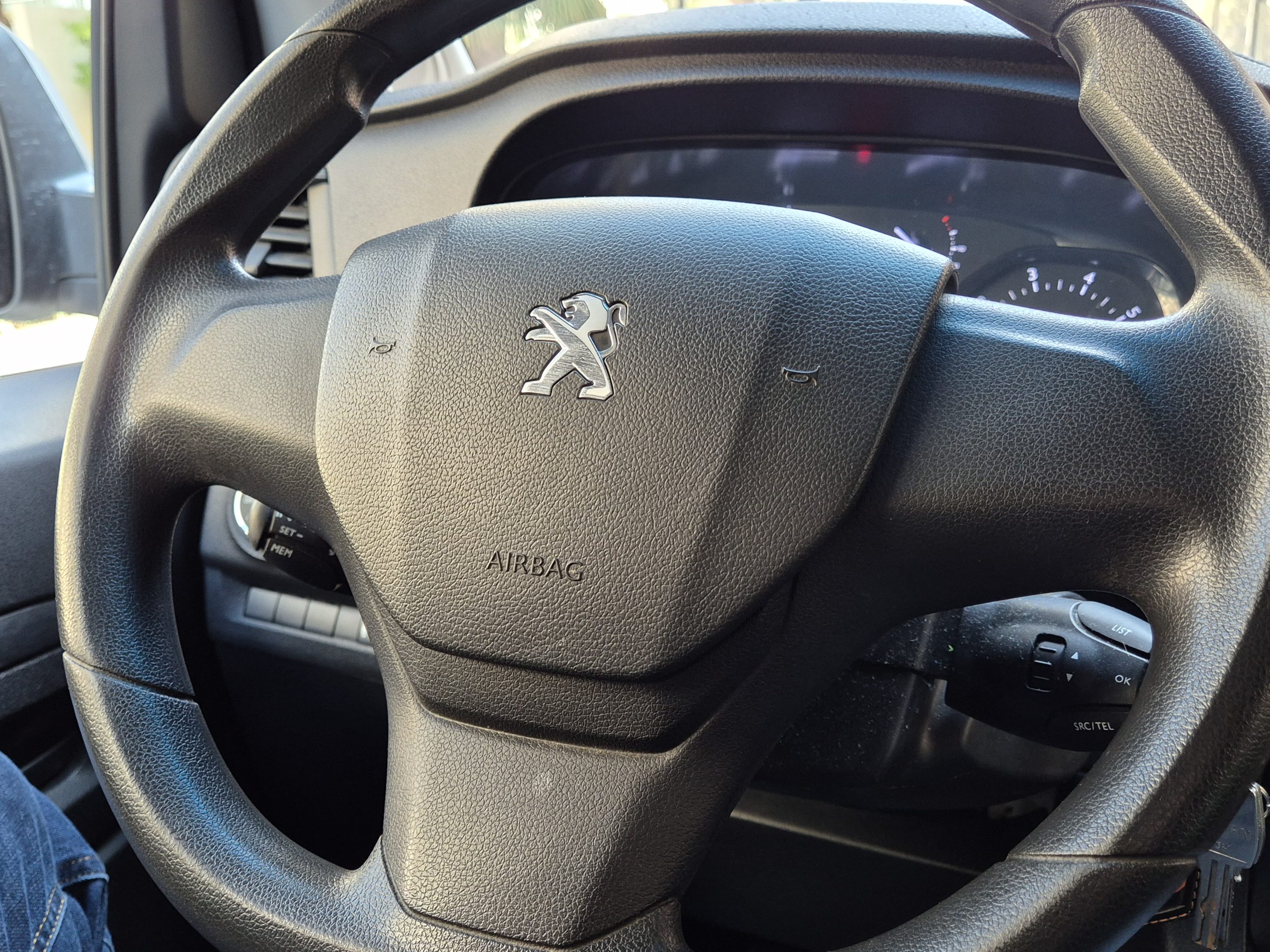 
								Peugeot Expert 2.0 2024 full									