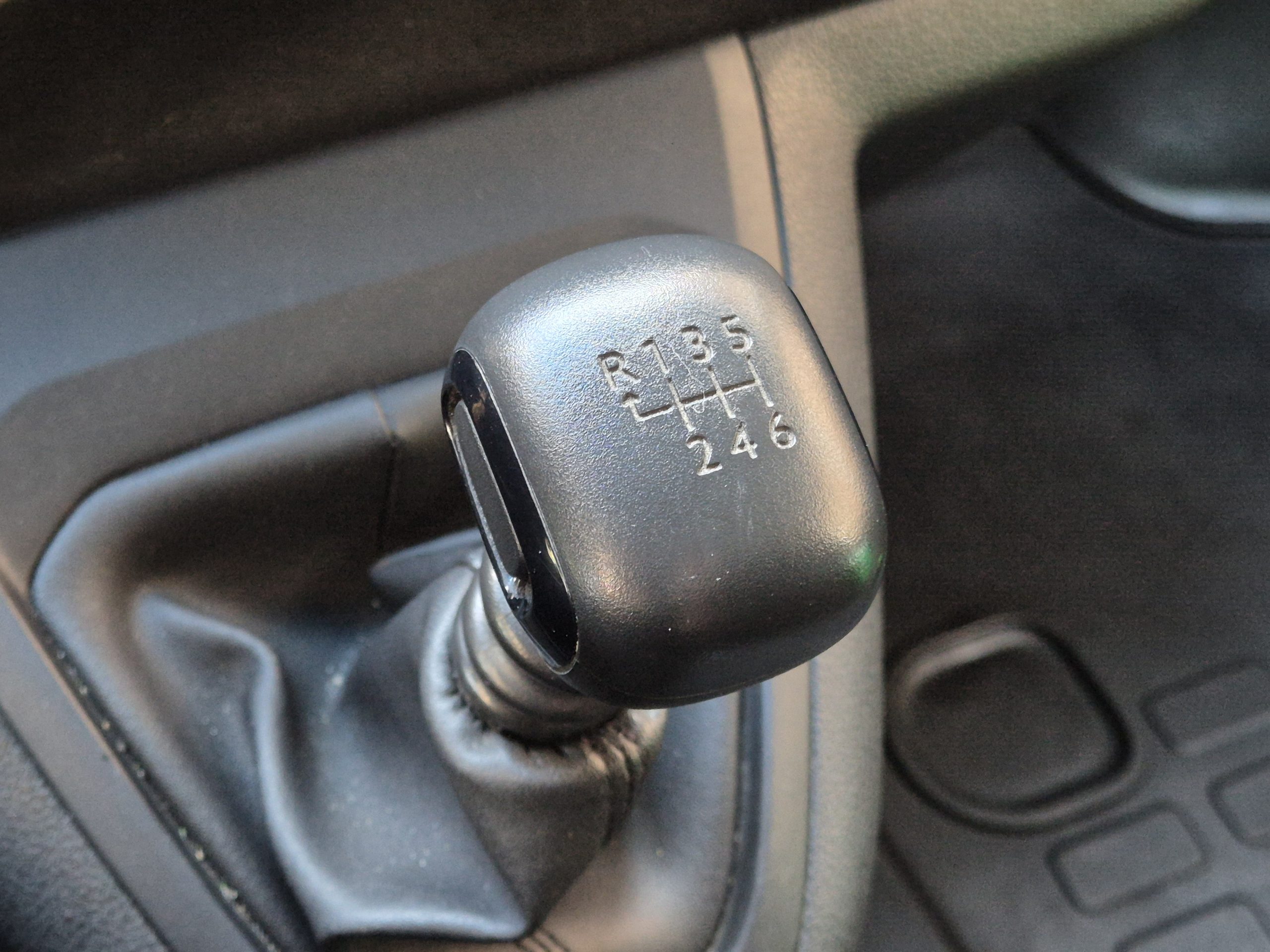 
								Peugeot Expert 2.0 2024 full									