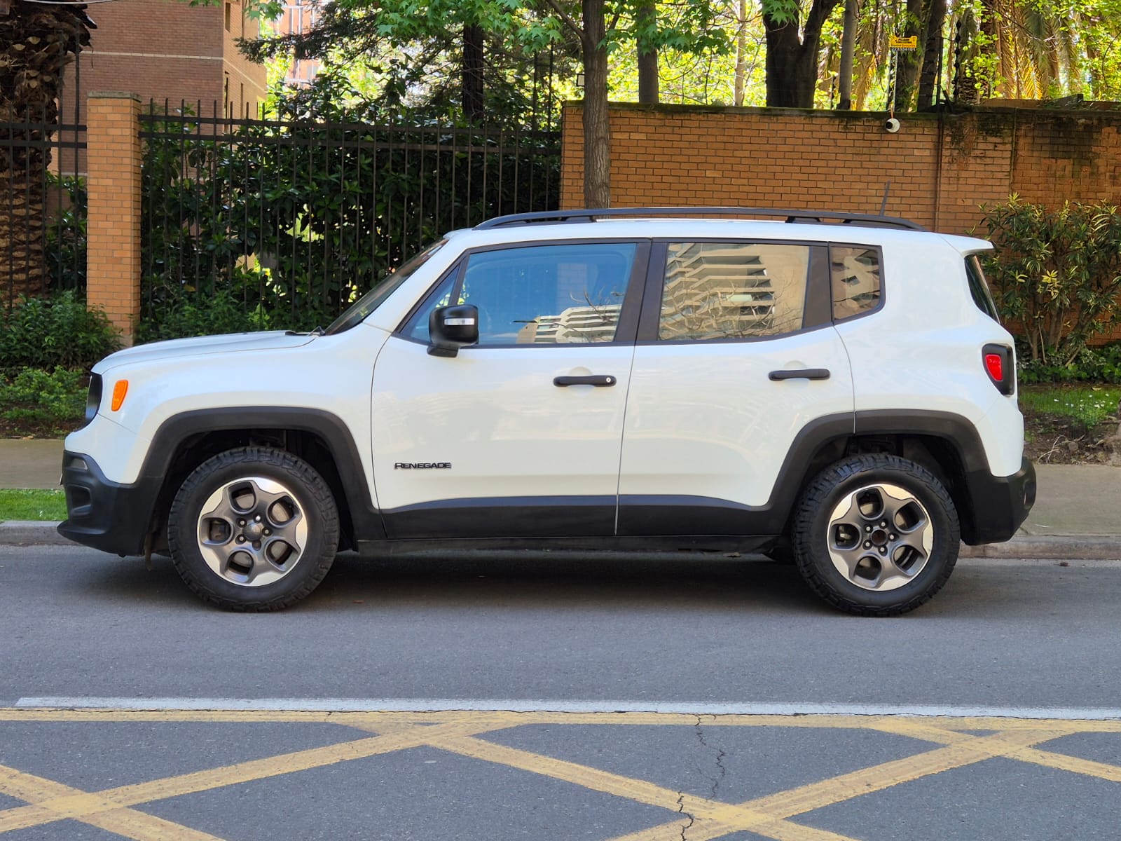 
								Jeep Renegade 1.7 Sport 2016 full									