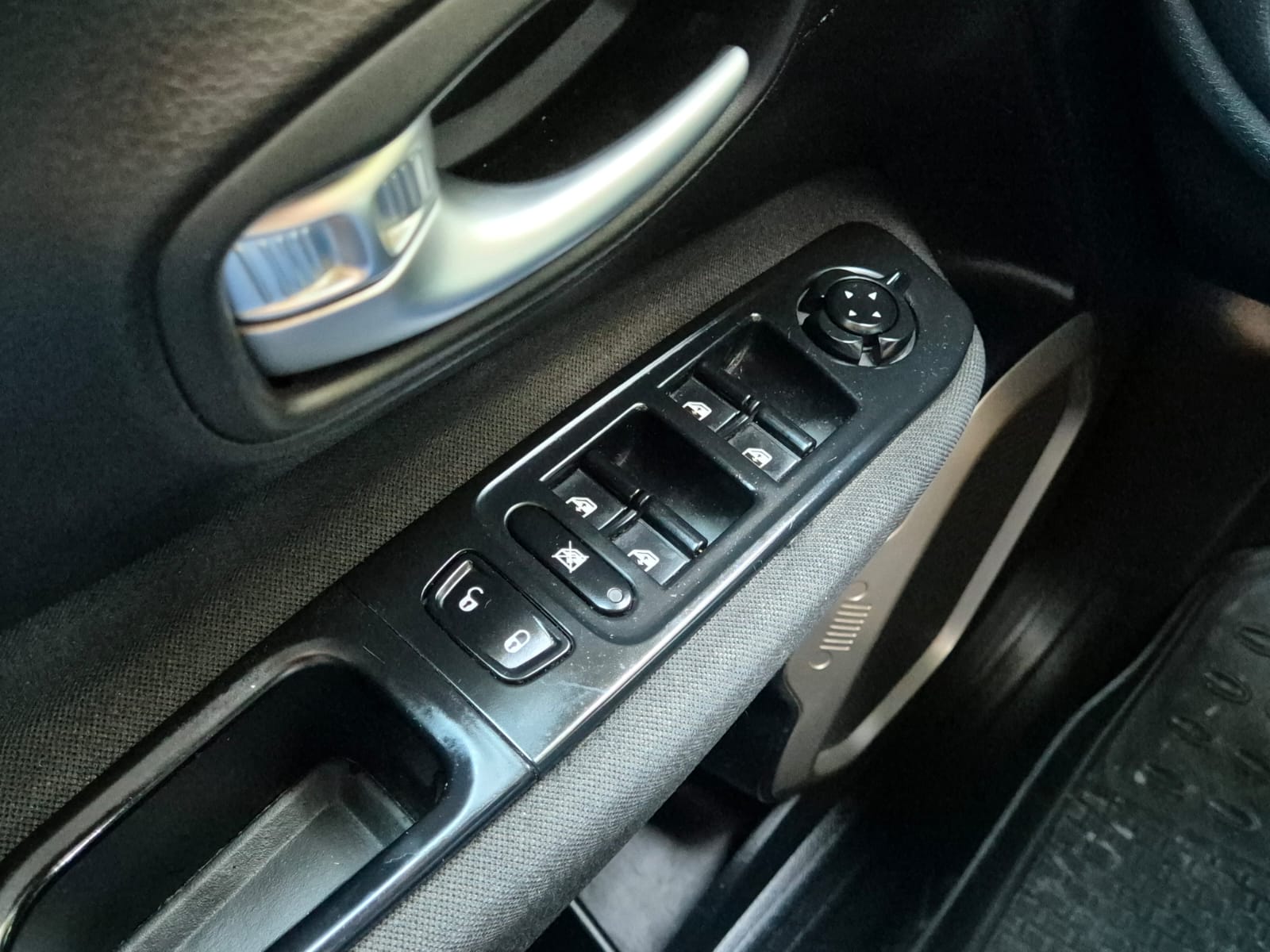 
								Jeep Renegade 1.7 Sport 2016 full									